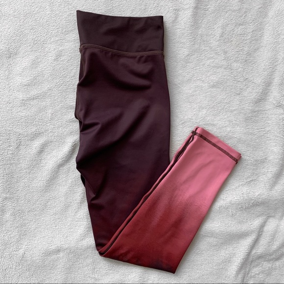 ❌SOLD❌Vie Active Rockwell Cherry Ombré Leggings - Picture 7 of 8